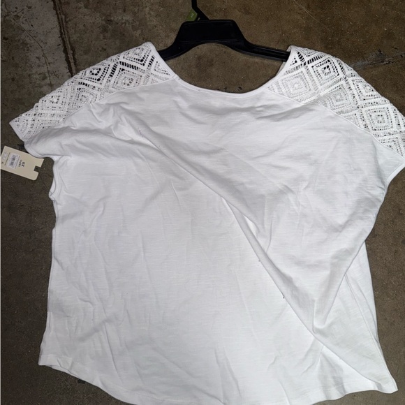 Terra & sky women’s white Top with Crochet Shoulders NEW WITH TAG - Picture 2 of 2